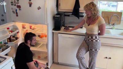 Repair Man And Housewife - upornia.com