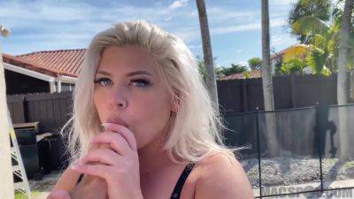 Hot Blonde Pawg Takes On J Mac - upornia.com
