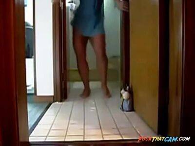 Morena Dancando Em Casa - hclips.com