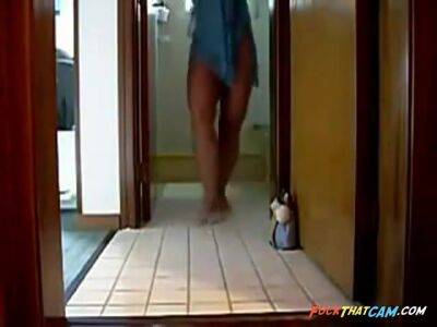 Morena Dancando Em Casa - hclips.com