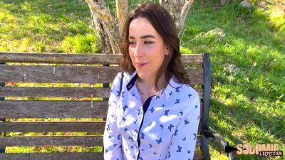 Manea Valentina - Manea, Jolie Coquine, Se Fait Remplir Tous Les Trous 15 Min - txxx.com - France