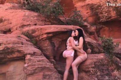 Atrizes Rahyndee E Lesbiando Mountain With Lana Rhoades - hotmovs.com - Usa