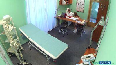 Doctor Cures Sultry Patient With A Heavy Dose Of Hum - upornia.com - Czech Republic
