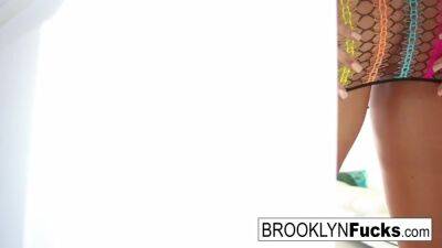 Brooklyn Chase - Brooklyn Chase - Brooklyn Gets A Load On Her - upornia.com