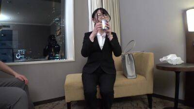 メガネのお姉さんを渋谷でナンパ2822WWWWWWWWWW - txxx.com - Japan