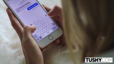 Lindsey Cruz - Tiny Blonde Has Insane Anal Sex On Work Trip 13 Min With Lindsey Cruz - upornia.com