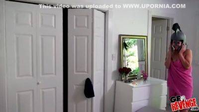 Working On A 3some 1 - upornia.com