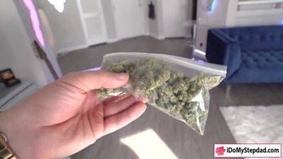 Latina Brunette Is Fucked As She Twerks On Stepdads Big - upornia.com