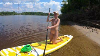 Nudistka Na Sap Borde Na Bolshoi Reke - hclips.com