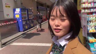 学校帰りにエッチする色白の激カワ女子校生とのエッチ！ - senzuri.tube