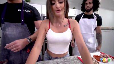 Mae Milano - New Becomes The Pizza Of The Day In The Ktichen (11-02-2022) - upornia.com