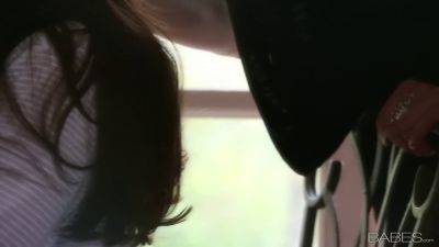 Taylor Vixen - Taylor Vixen & Mira Varga's hot lesbian kissing session in Babes.com - sexu.com