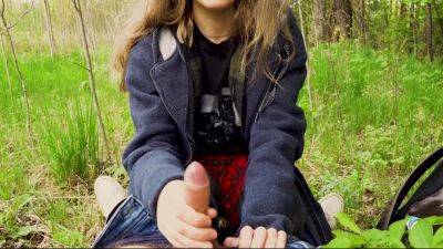 I Took My Girlfriend To The Forest And Persuaded Her To Masturbate To Me In A Condom. She Broke Down But Agreed - hclips.com