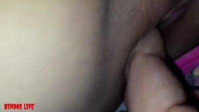 Soi Hui Bhan Ki Chut Me Ungli Krne Me Bhout Maja Aaya - desi-porntube.com