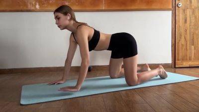 Relaxing Morning Yoga Stretch - upornia.com