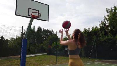 Guinevere Huney - Love Balls - upornia.com