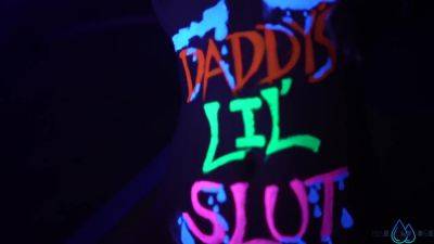 Mae Rainz Goes Solo; Makes A Painting, Fucks Herself, And Squirts - Messy As Always!!! - hclips.com