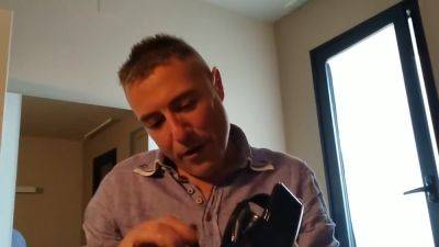 Backstage Annusando E Leccando I Piedi A Mary - hclips.com