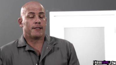 Officer Janitor So Lucky To Have A Good Fuck With This Horny Milf - videomanysex.com