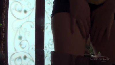 Sativa Pissing 2 - hclips.com