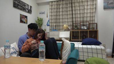 百戦錬磨のナンパ師のヤリ部屋で、連れ込みSEX隠し撮り 295 アプリで出会ったお姉さんを連れ込み！ガッツリ肩出した服で気合十分？合意と見てよろしいですね？隠し撮りされてるとも知らずにスラッとした裸体があらわに！ - txxx.com - Japan