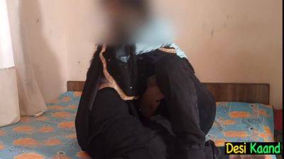 Dost Ki Muslim Maa Ko Jabardasti Pel Diya, Hindu Land Ki Peyasi Thi Badi Gaand Waali Muslim Aunty - desi-porntube.com - India