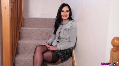 Bonnie Bored Housewife - hclips.com