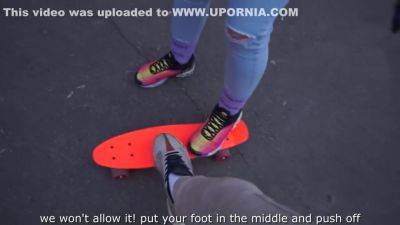 Shluhovataya Pozerka Soset Vsem Podryad Za Vstuplenie V Bandu Skeiterov - upornia.com