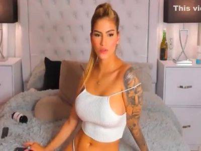 Blonde Babe Stimulate Hotness And Sexiness - hclips.com