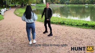 Man Takes Care Of Gfs Pleasure But Bf Has Poems To Read - upornia.com