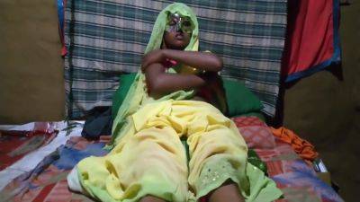 Bhabhi Akele Room Mein Khira Se Pyaas Bujhai Sex - upornia.com - India