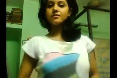 Super cute desi girl nude seducing on cam.. - drtuber.com