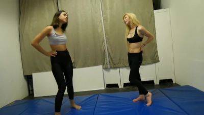 Kenzie Reeves - Harmony Wonder - Harmony Wonder And Kenzie Reeves - A Brawl Where Everyone Wins - upornia.com