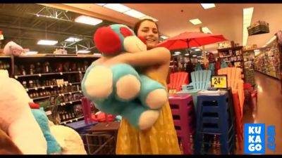 Flashing Store And Car Gf In Yellow Dress - hclips.com