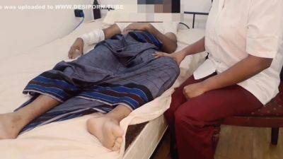 පරයවට හසපටල එක නරස නනට ගඩක පන /sri Lankan Private Hospitl Nurse Fuckd With Patient - desi-porntube.com - Sri Lanka