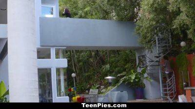 Riley - Riley Reece gets a hardcore doggystyle pounding with a cumshot in her tight pussy - sexu.com