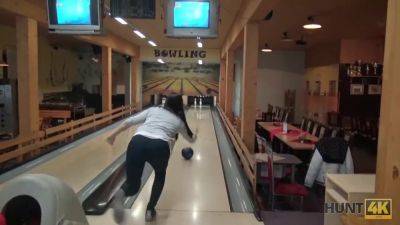 Czech couple gets desperate for cash, willing to prostitute themselves for sex - sexu.com - Czech Republic