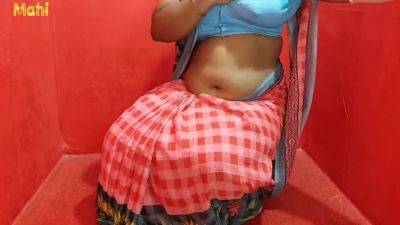 Homemade Tamil Mahi Aunty Showing Boobs And Pussy In Sareee Also Fingering And Moaning - upornia.com - India