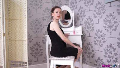 Scarlet Louise - Watch & Wank - Sexy Videos - WankitNow - hotmovs.com