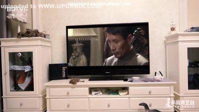 Peninsula Studio What Is Flying Out Of The Tv - upornia.com