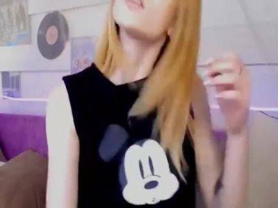 Blonde Babe Daring Attitude Showing Live - hclips.com