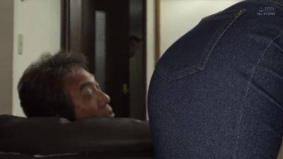 KG2301-A housekeeper who was forced to drink an aphrodisiac devours the cock of a sleeping customer in heat - txxx.com