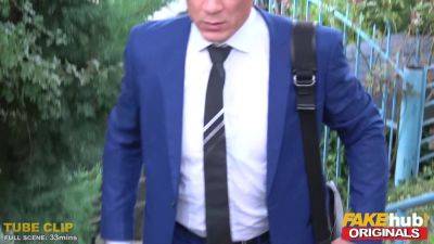 Anna Swix's tight pink pussy drilled by older dude in fake hub video - sexu.com