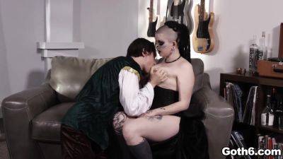 Luna - Luna Trade Flowers For Owens Rare Orgasms - videomanysex.com