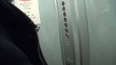 05070 SNS beauty faints in agony SEX - hclips.com