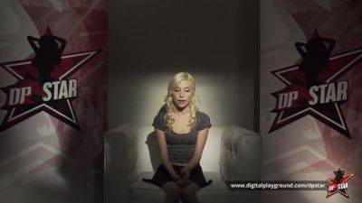 Piper Perri - Piper Perri gets kinky with a big dp in exclusive striptease - sexu.com