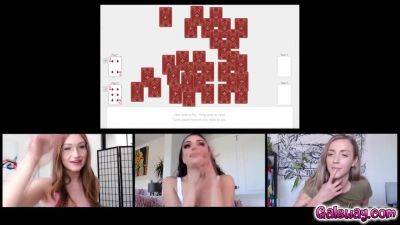 Darcie Leads Online Friends To Fingers Pussy Til They R - hclips.com