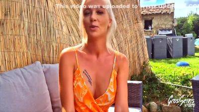 Oletsha, Blonde Aux Gros Seins, Se Devergonde 15 Min - upornia.com - France