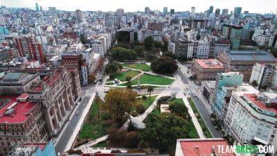 Sammmnextdoor- Show Me Around - upornia.com