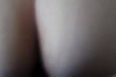 Suesse Frau Auf Dem Bett Gevoegelt - hclips.com